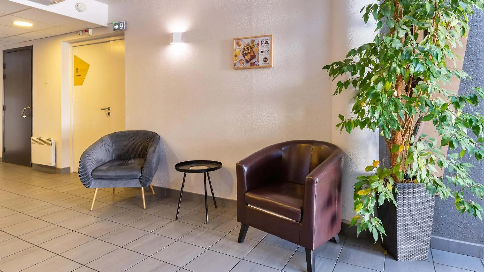 B&B Hotel Lyon Saint-Bonnet Mi-Plaine 2*, Saint-Bonnet-de-Mure France