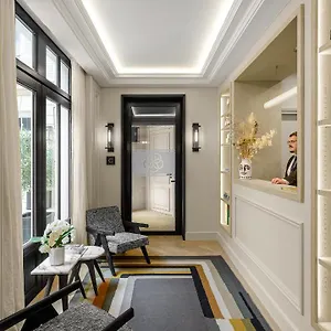 Black Door Paris