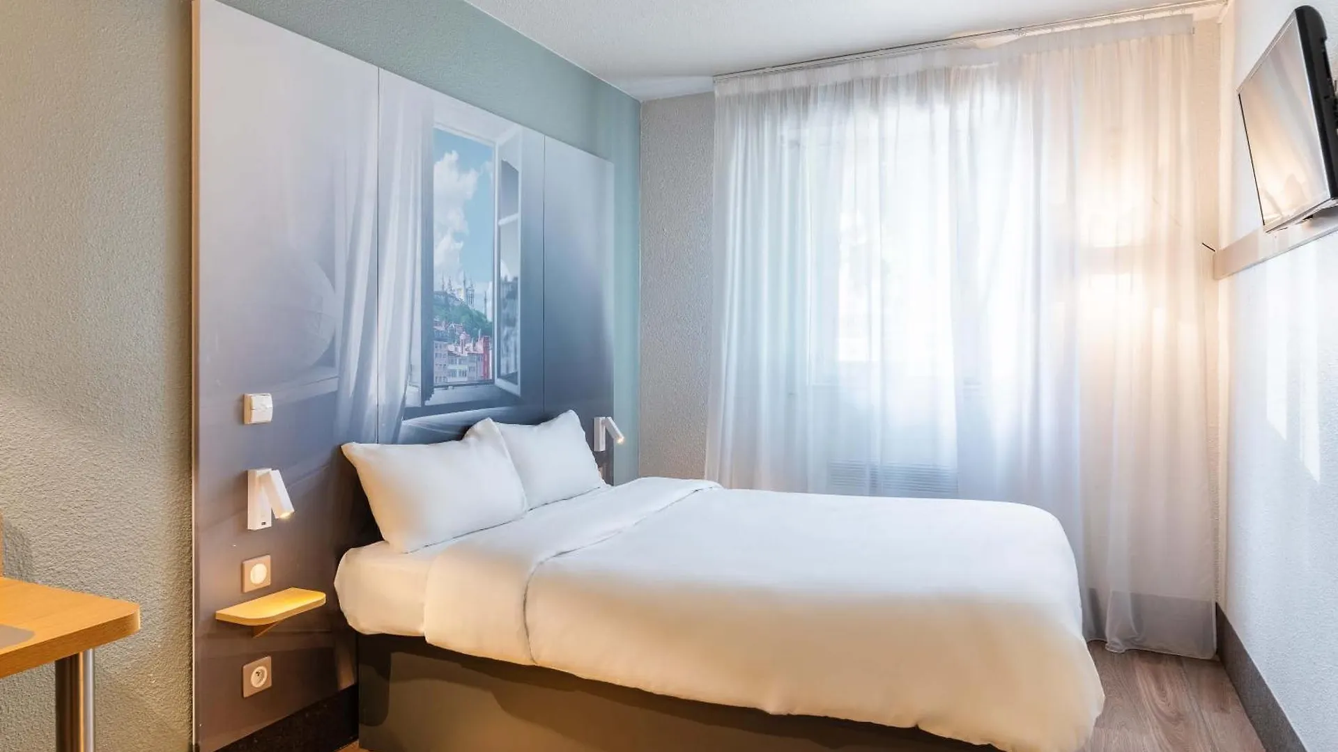 B&B HOTEL Lyon Saint-Bonnet Mi-Plaine 2*, Saint-Bonnet-de-Mure