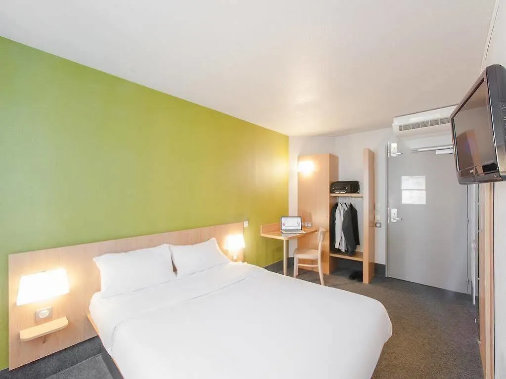 B&B HOTEL Lyon Saint-Bonnet Mi-Plaine France